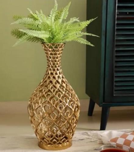 Beautiful Cavendish Ornate Metal Flower Vase For Decoration - 1 Pc