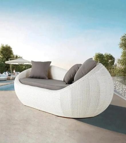 Double Seater Wicker Daybed For Outdoor Use - 1 Pc